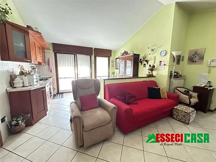 Appartamento trilocale in vendita in Via Oberdan, Caravaggio