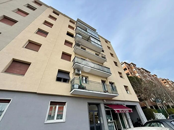 Appartamento trilocale in vendita in Via Valmaura, Trieste