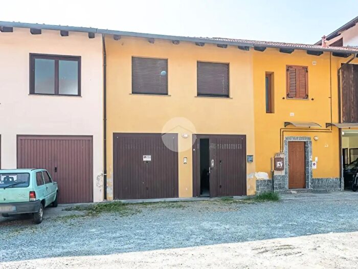 Casa bilocale in vendita in Via Stura, Villanova Canavese
