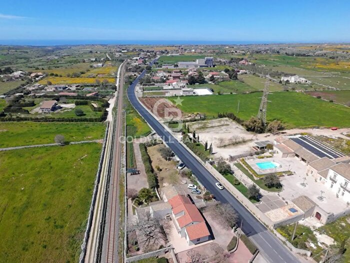 Casa quadrilocale in vendita in Contrada Puntarazzi, Ragusa