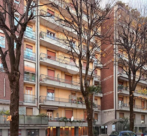 Appartamento quadrilocale in affitto in Viale Santuario, Seregno