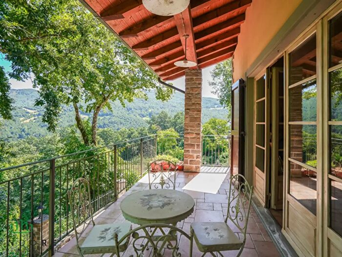 Casa con 7 locali in vendita in Via Castel dellAlpi, San Benedetto Val Di Sambro