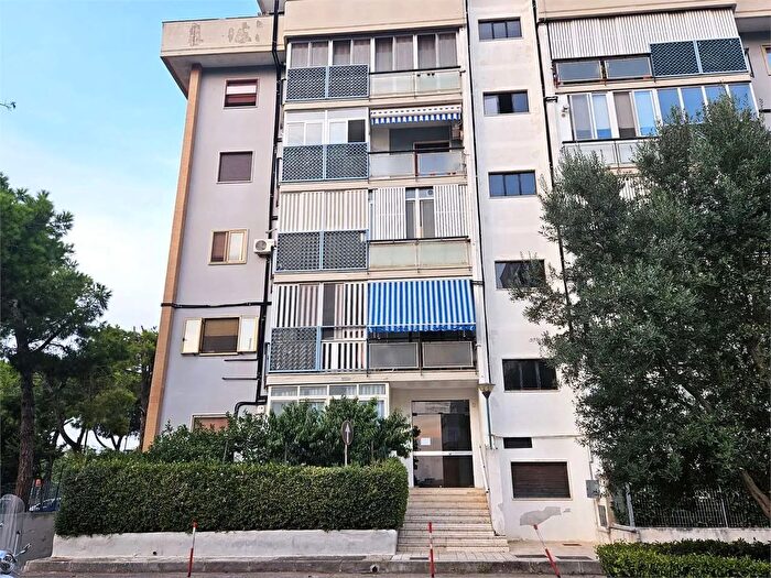 Appartamento con 5 locali in vendita in Viale Belgio Brindisi, Brindisi