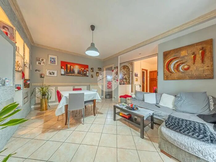 Appartamento trilocale in vendita in Via di Lunghezza, Roma