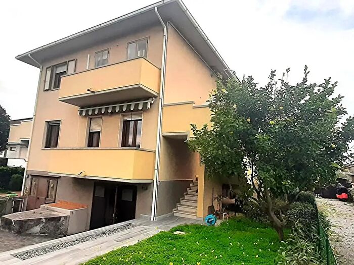 Appartamento trilocale in vendita in Rosignano Marittimo