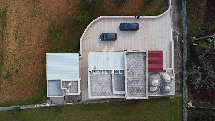 Casa quadrilocale in vendita in Strada Tre Tornesi, Martina Franca