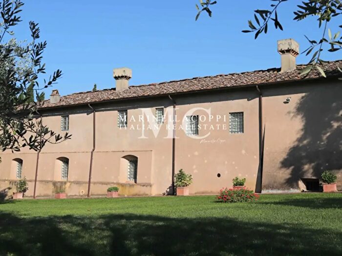 Casa con 12 locali in vendita in San Casciano In Val Di Pesa