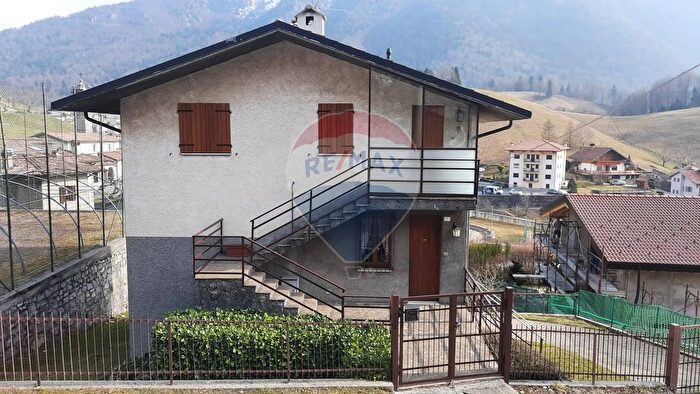 Appartamento trilocale in vendita in Via Cima Prati, Serina