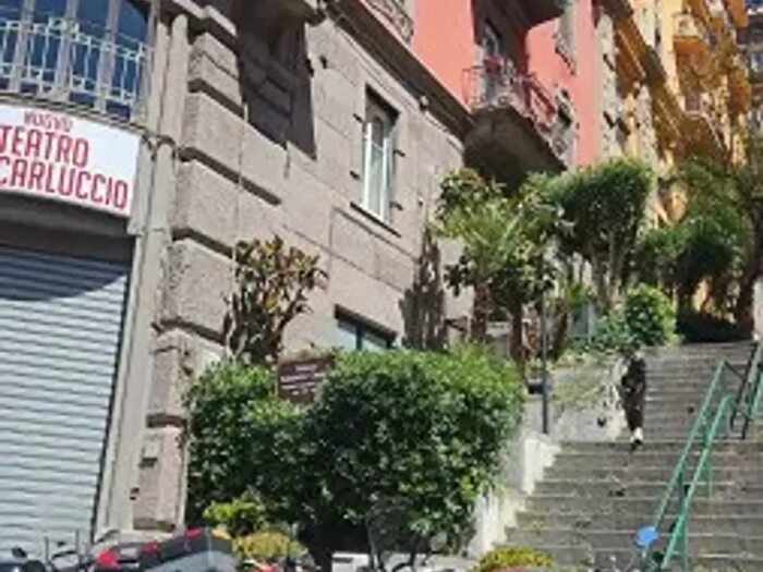 Appartamento trilocale in affitto in Via San Pasquale, Napoli