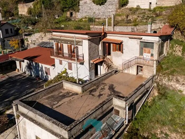 Casa con 5 locali in vendita in Via Roma, Poli