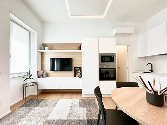 Appartamento bilocale in affitto in Via del Bollo, Duomo, Milano