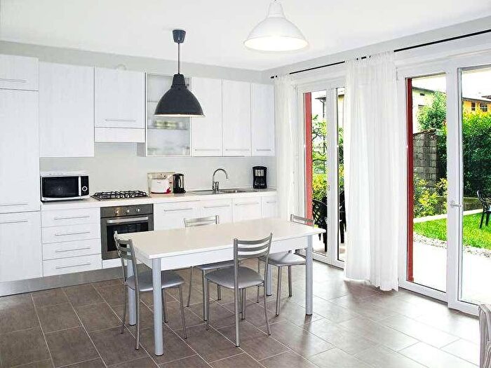 Appartamento bilocale in affitto in Via Antica Regina, Dongo