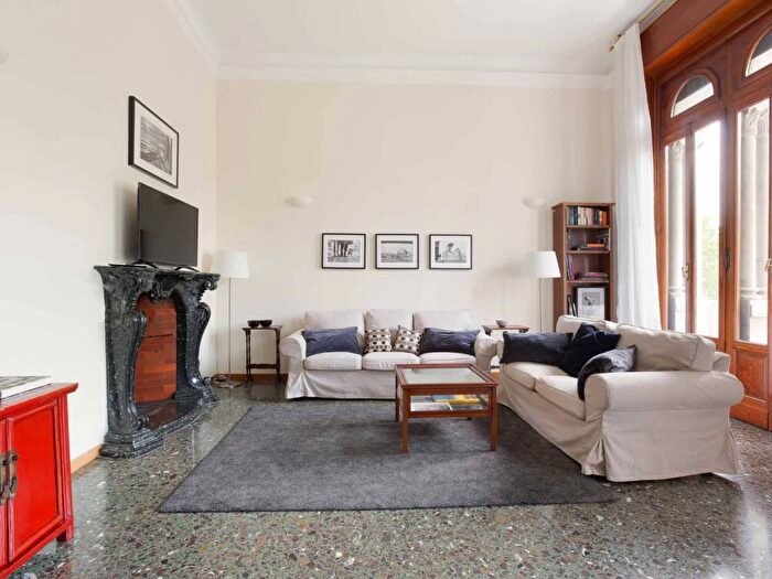 Appartamento trilocale in affitto in Via Benedetto Marcello, Buenos Aires, Milano