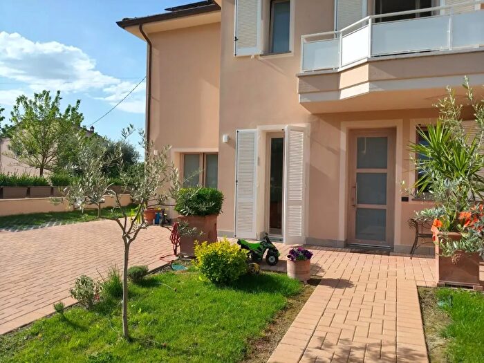 Casa quadrilocale in vendita in Castelfranco Di Sotto