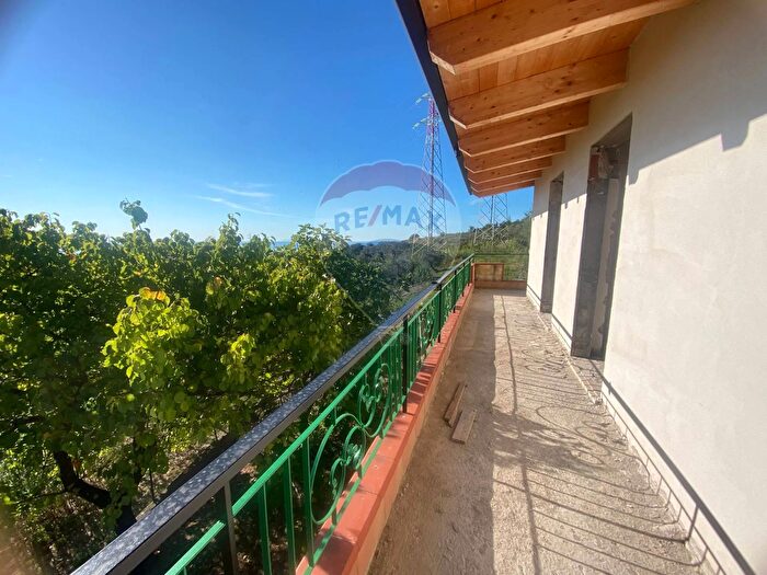 Casa con 5 locali in vendita in Via Gesso Paradiso, Formia