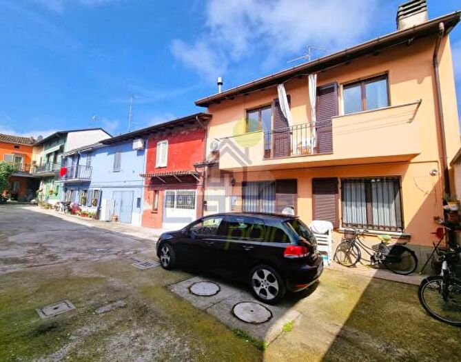 Casa trilocale in vendita in Via Rosselli, Casalpusterlengo