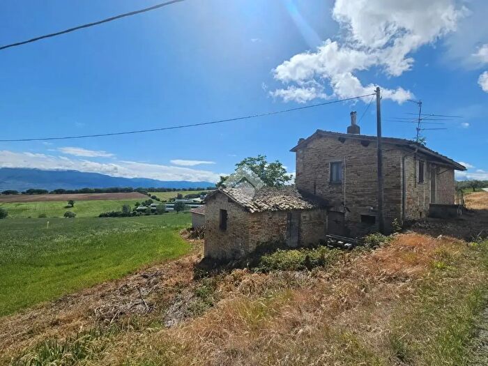 Casa trilocale in vendita in Case Sparse Moriano, Giano Dell'Umbria