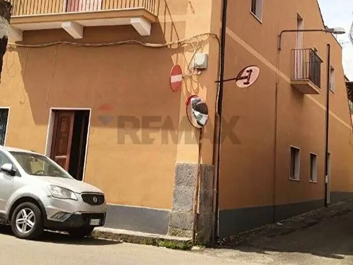 Casa con 9 locali in vendita in Via Libertà, Riposto