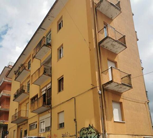 Appartamento quadrilocale in vendita in Via Francesco Crispi, Catanzaro