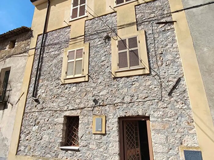 Casa quadrilocale in vendita in Via Giardino, Posta Fibreno
