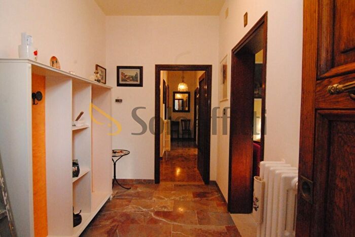 Appartamento con 6 locali in affitto in Livorno