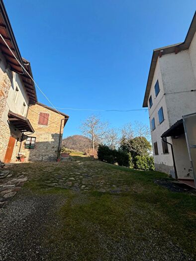 Casa con 5 locali in vendita in Fornovo Di Taro