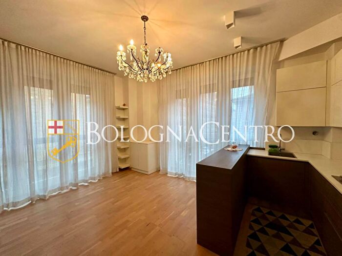 Appartamento trilocale in affitto in Via Montebello, Marconi, Bologna