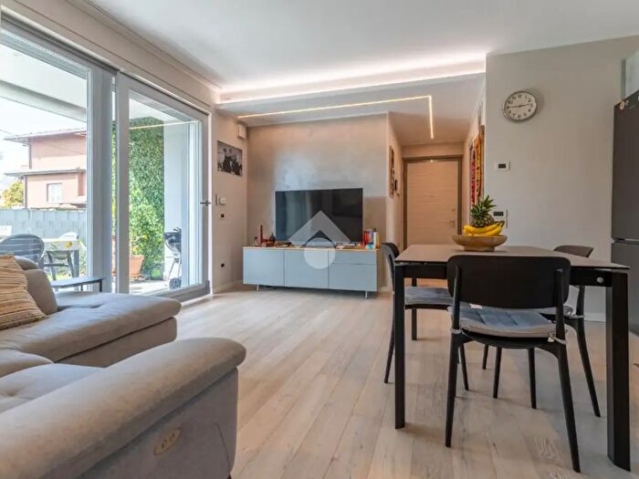 Appartamento trilocale in vendita in Via Imotorre, Torre Boldone