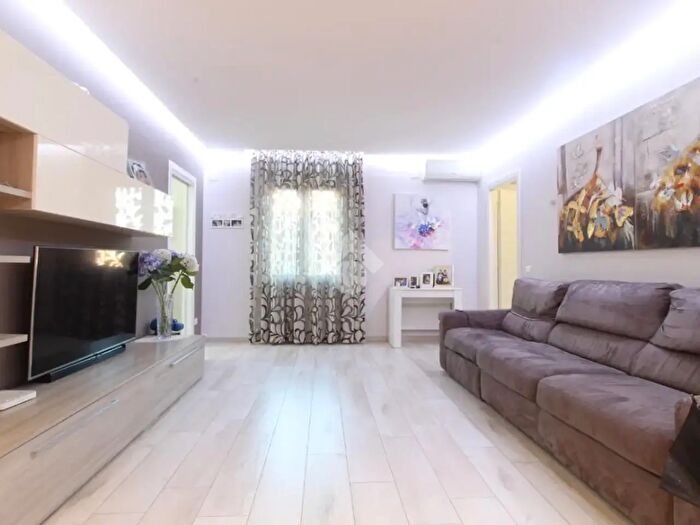 Appartamento quadrilocale in vendita in Via Giacomo Leopardi, Cadelbosco Di Sopra