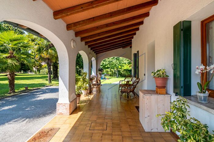 Casa con 8 locali in vendita in Via Dante, Ormelle