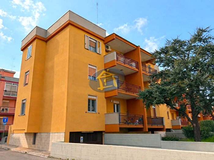 Appartamento quadrilocale in vendita in Via Giambattista Carafa Balì, Putignano