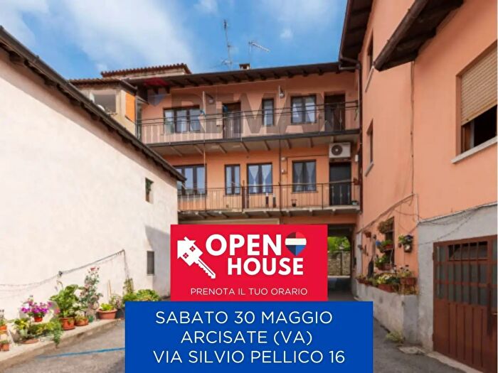 Appartamento trilocale in vendita in Via Silvio Pellico, Arcisate