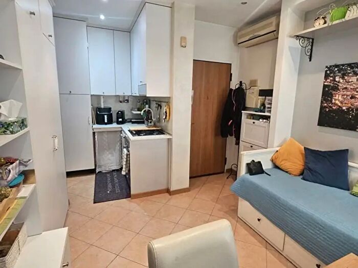 Appartamento bilocale in affitto in Via Roveggia, Verona
