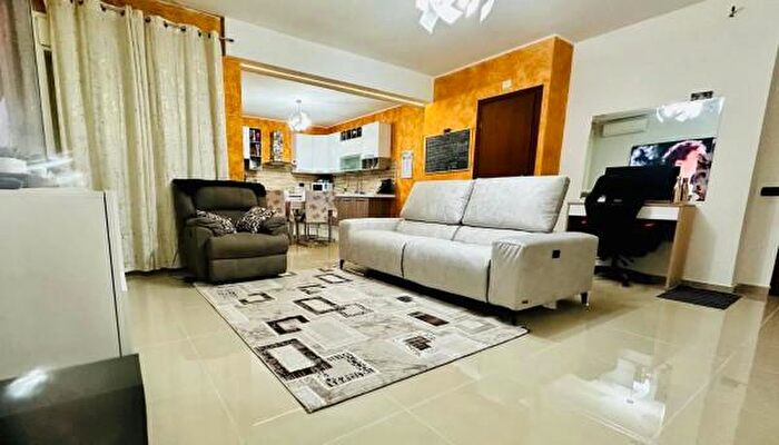 Appartamento trilocale in vendita in Via Alfredo Rampi SNC, Aci Catena