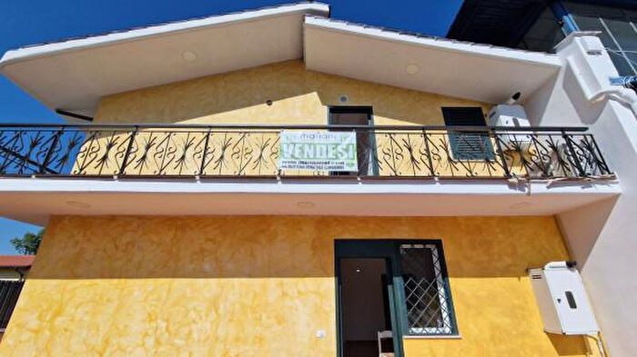 Appartamento trilocale in vendita in Via della Stazione di Ciampino, Roma