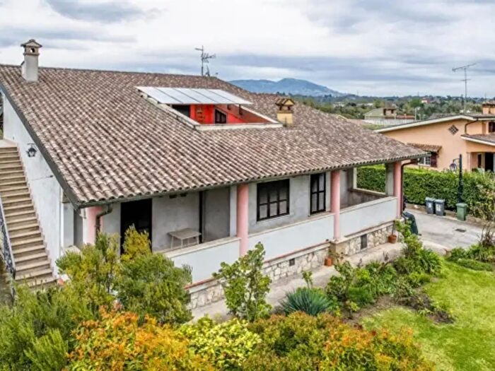 Casa con 6 locali in vendita in Via Colle del Pero, Zagarolo