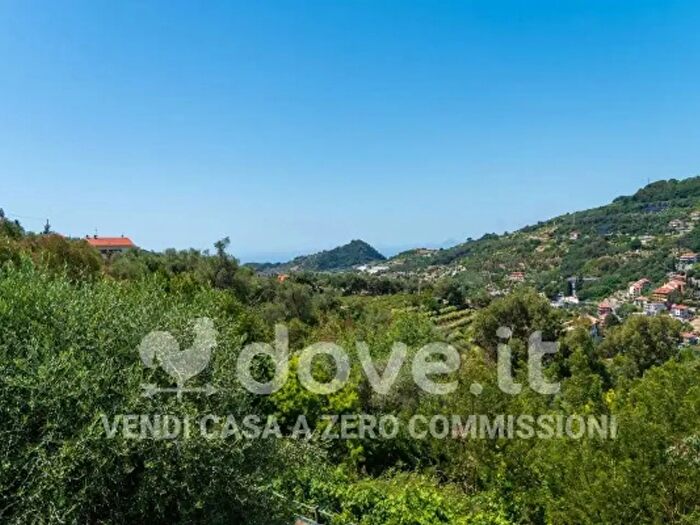 Casa trilocale in vendita in Via Gavaudan, Vallebona