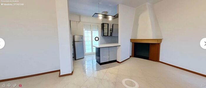 Appartamento con 5 locali in vendita in Viale Malaspina, Fosdinovo