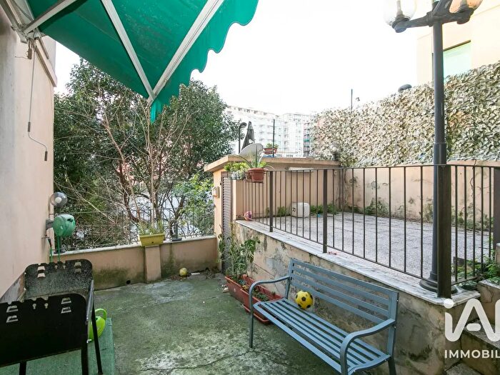 Appartamento con 5 locali in vendita in Via San Bartolomeo del Fossato, Genova