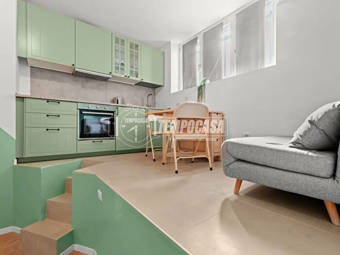 Appartamento bilocale in vendita in Via Val Strona, Milano