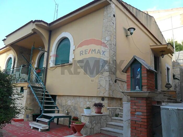 Casa con 6 locali in vendita in Via Antonio Guastaferro Snc, Caltanissetta