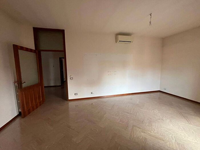 Appartamento quadrilocale in affitto in Morane Contrada, Modena
