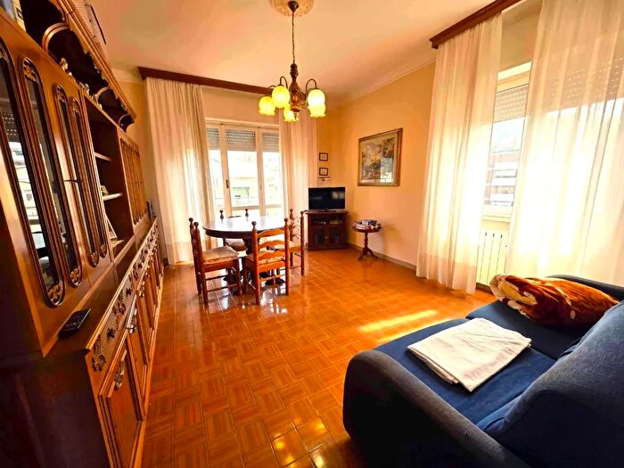 Appartamento trilocale in vendita in Massa