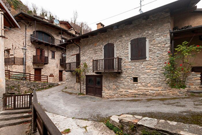 Appartamento con 5 locali in vendita in Via Sabetran, Stroppo