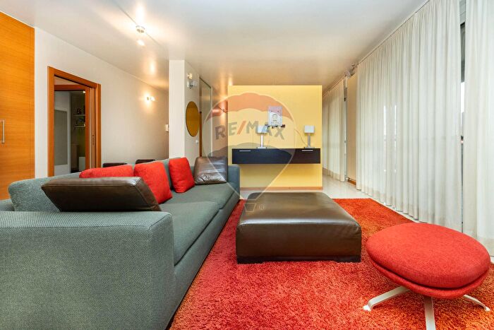 Appartamento con 7 locali in vendita in Piazza De Gasperi, Gorgonzola