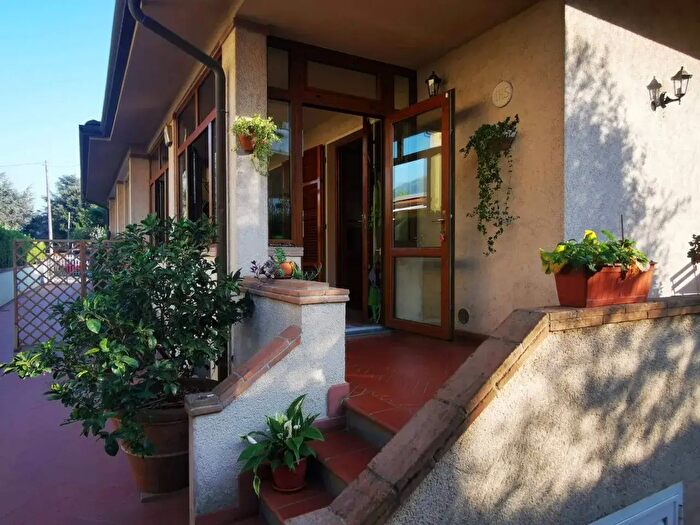 Casa quadrilocale in affitto in Via Tabarrani, Camaiore