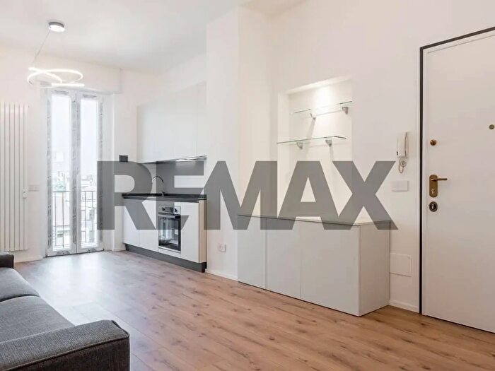 Appartamento trilocale in vendita in Via Leone Pancaldo, Milano