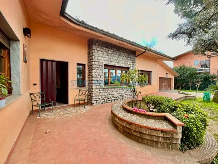 Casa con 6 locali in vendita in Via Empolese, Pieve A Nievole