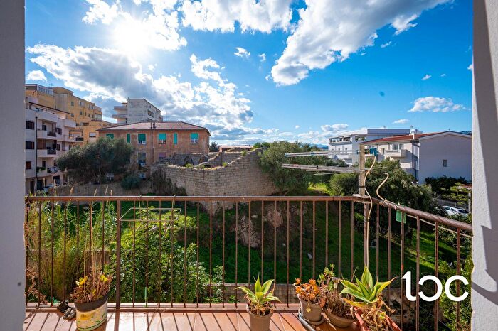 Appartamento con 5 locali in vendita in Olbia