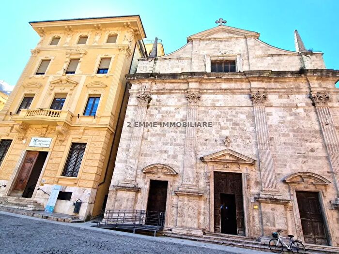 Appartamento quadrilocale in vendita in Piaazza Roma, Ascoli Piceno